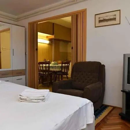 In - Insel Brac 31170 Appartement Supetar